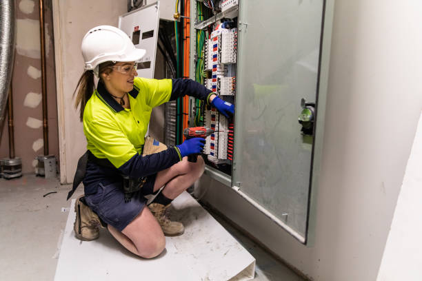 Best Licensed Electrician  in Higginsville, MO